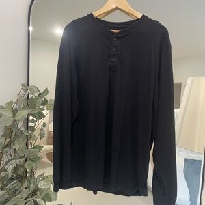 Men's Black Henley Shirt in size Medium Tall